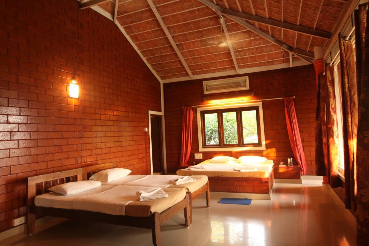 Eagle Eye Resorts Sangameswarpet Buitenkant foto